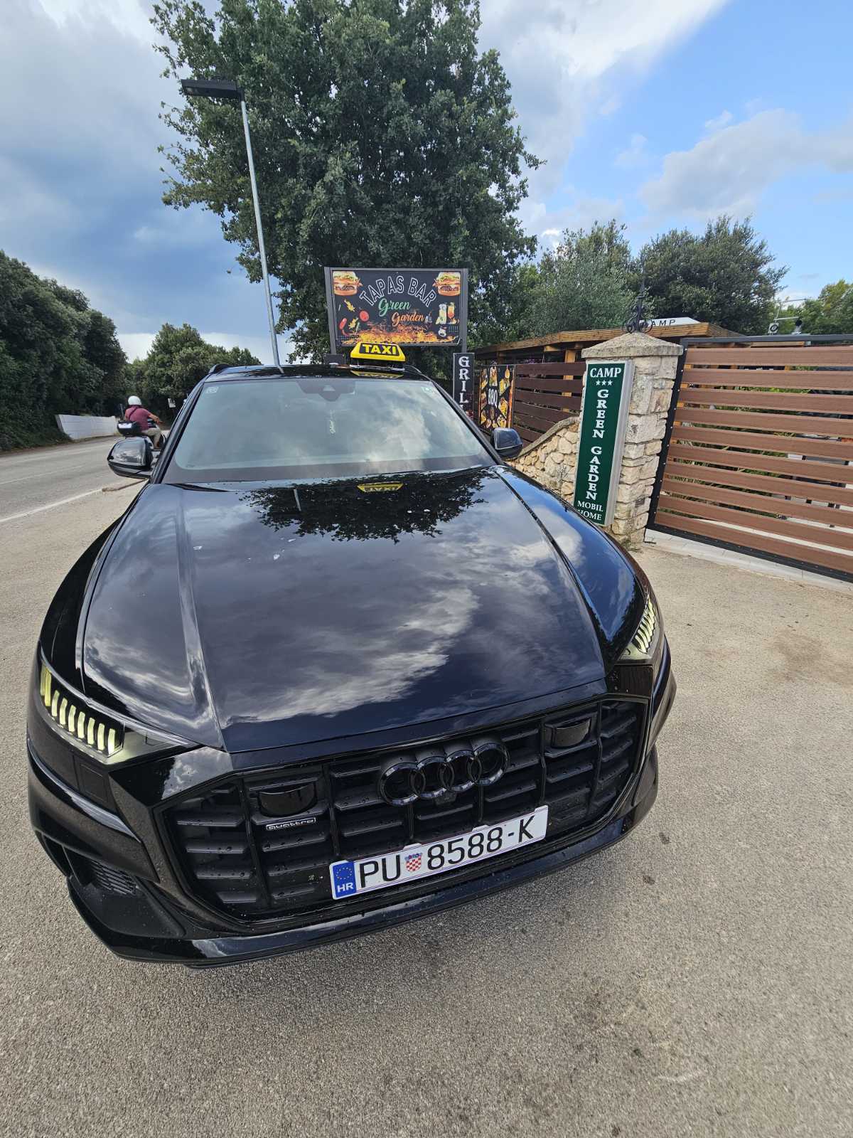 Lovro Transfers Audi Q8 taxi in Rovinj