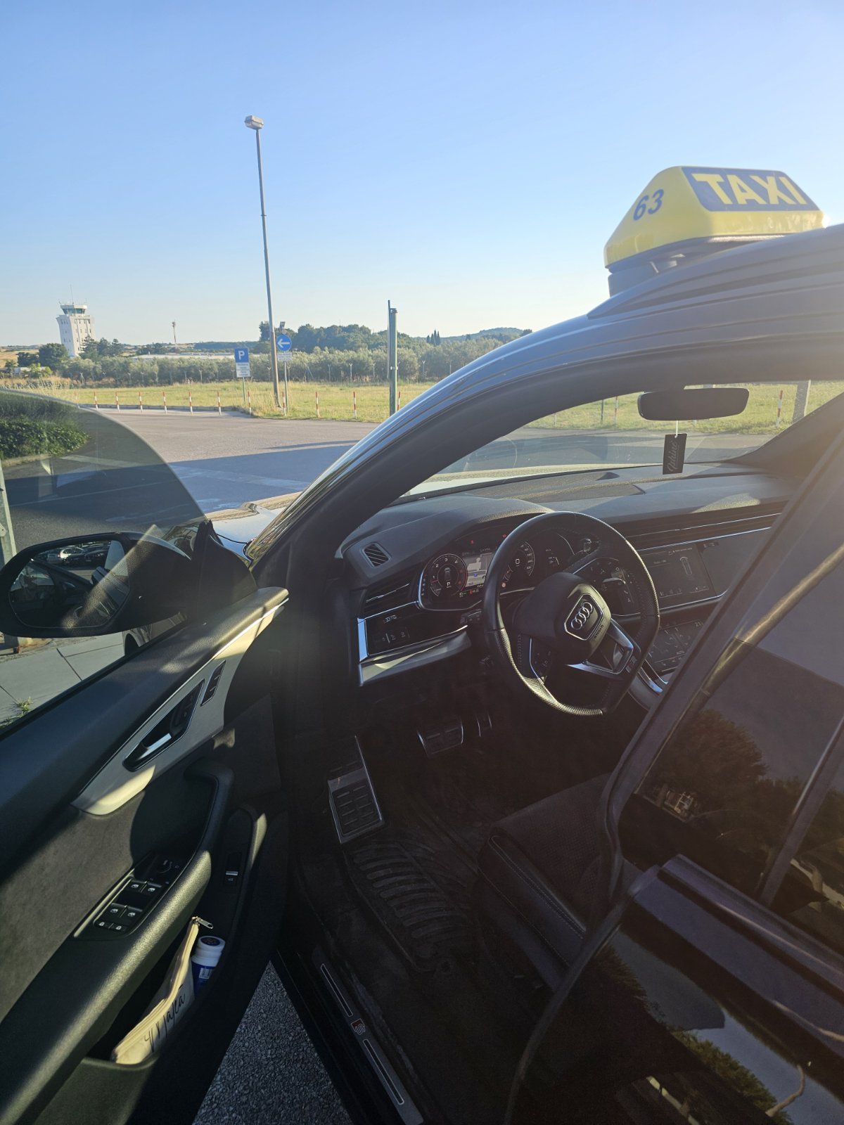 Audi Q8 luxury transfer vehicle, Rovinj taxi service